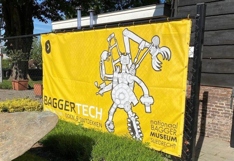 banner voor baggertecht in het baggermuseum